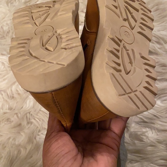 NEW Cognac Lace Up Boots - Picture 7 of 8